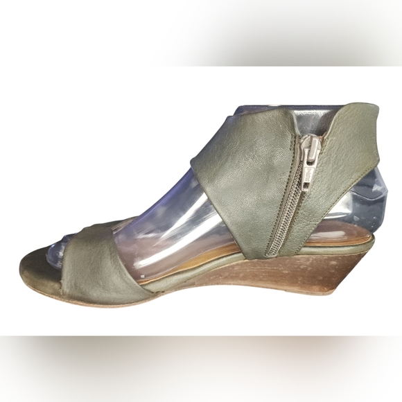 Coclico Wedge Sandals, Womens 36.5 EU (6.5 US) - Picture 5 of 10